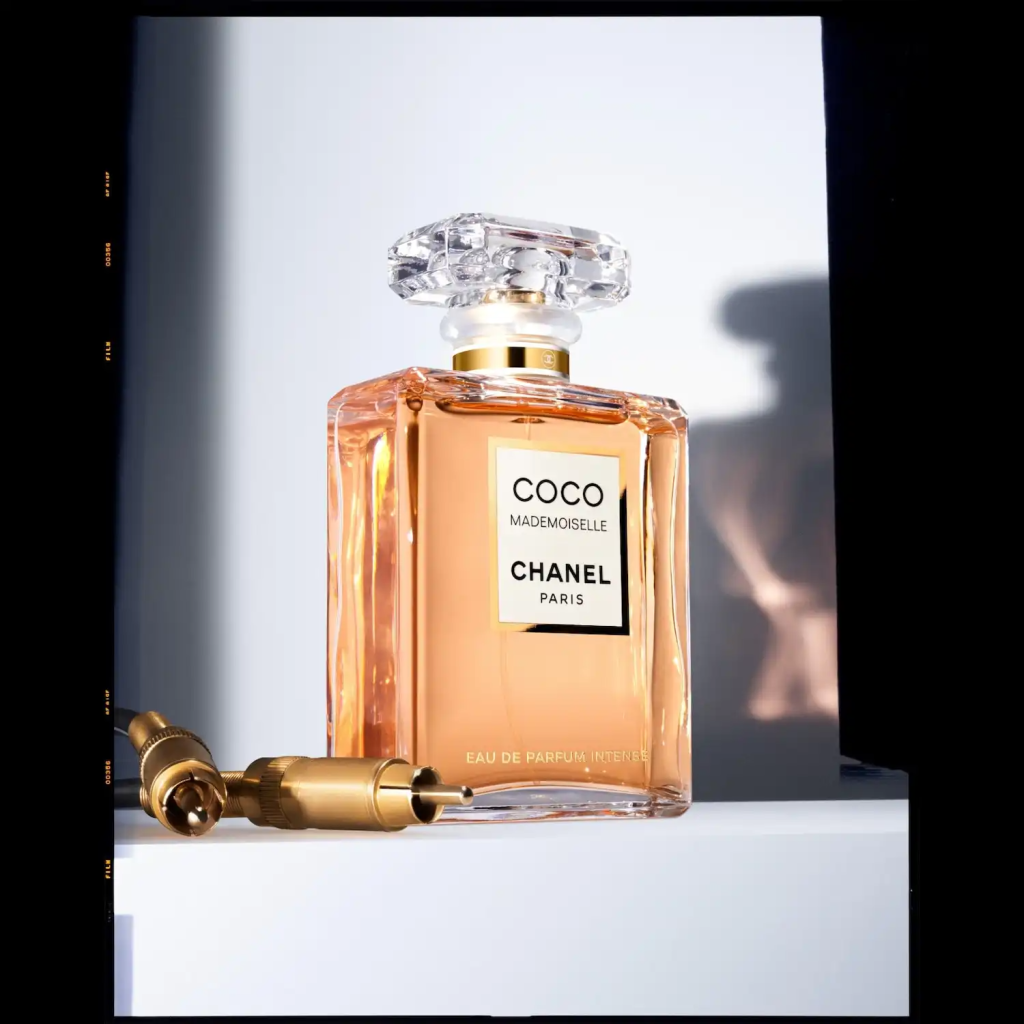 Review Nước Hoa Chanel Coco Mademoiselle Intense: Nữ Tính, Đẳng Cấp Và Bền Bỉ 4 Review Nuoc Hoa Chanel Coco Mademoiselle Intense Nu Tinh Dang Cap Va Ben Bi 1