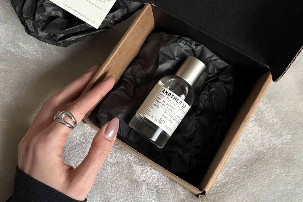 Review Nước Hoa Le Labo Another 13: Mùi Hương Unisex Gây Nghiện 13 Review Nước Hoa Le Labo Another 13 Mùi Hương Unisex Gây Nghiện (1)